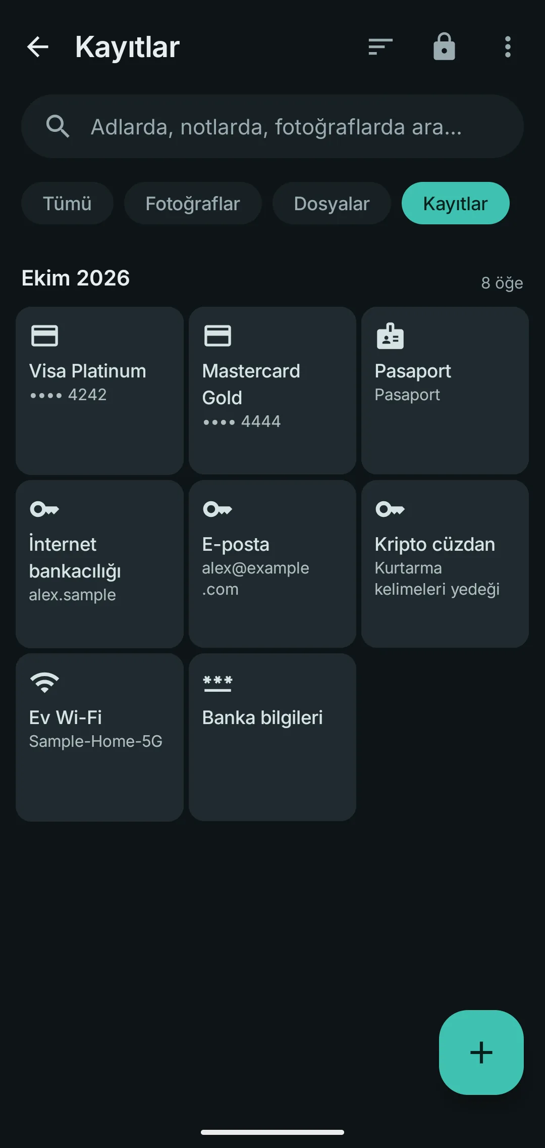 Kasaya kaydedilmiş banka kartları ve şifreler